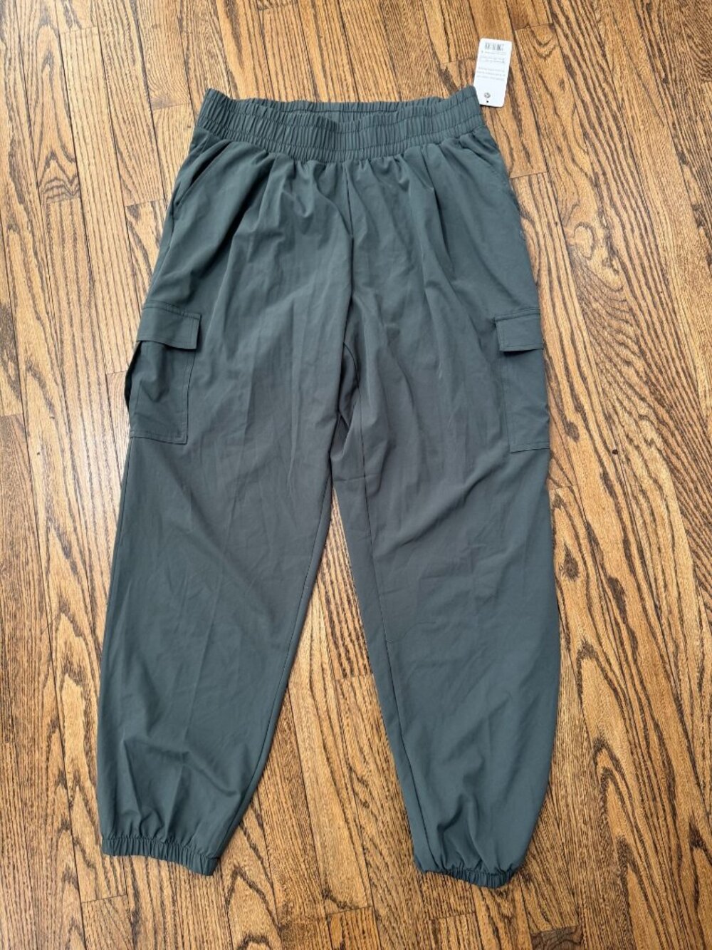 NWT APANA Urban Chic Lightweight Jogger Pants Size Large
